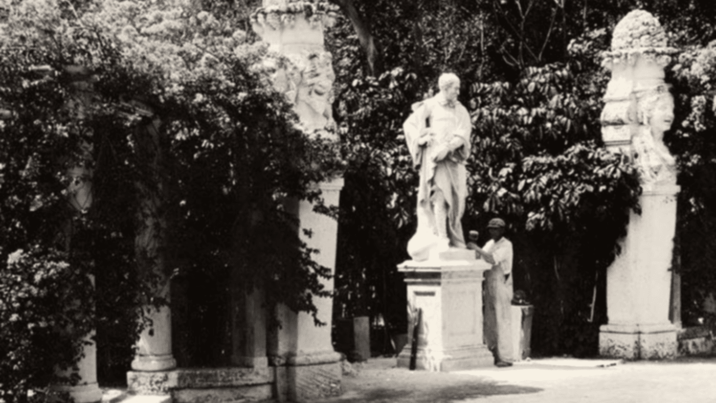 Statue of Ponce de Leon at the Vizcaya entrance