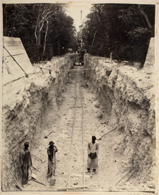 Workers working on the construction of the Vizcaya estate