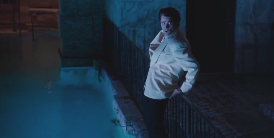 Screencapture from the movie Ace Ventura: Pet Detective where you can see Ace sneaking into Vizcaya's Main House through the Swimming Pool Grotto