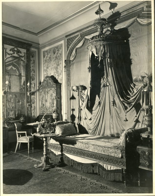 Historic black-and-white photo of the Cathay bedroom.