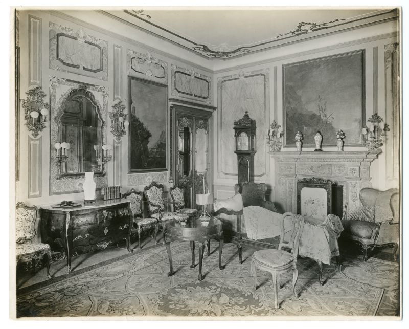 Historic black-and-white photo of the Galleon sitting room.